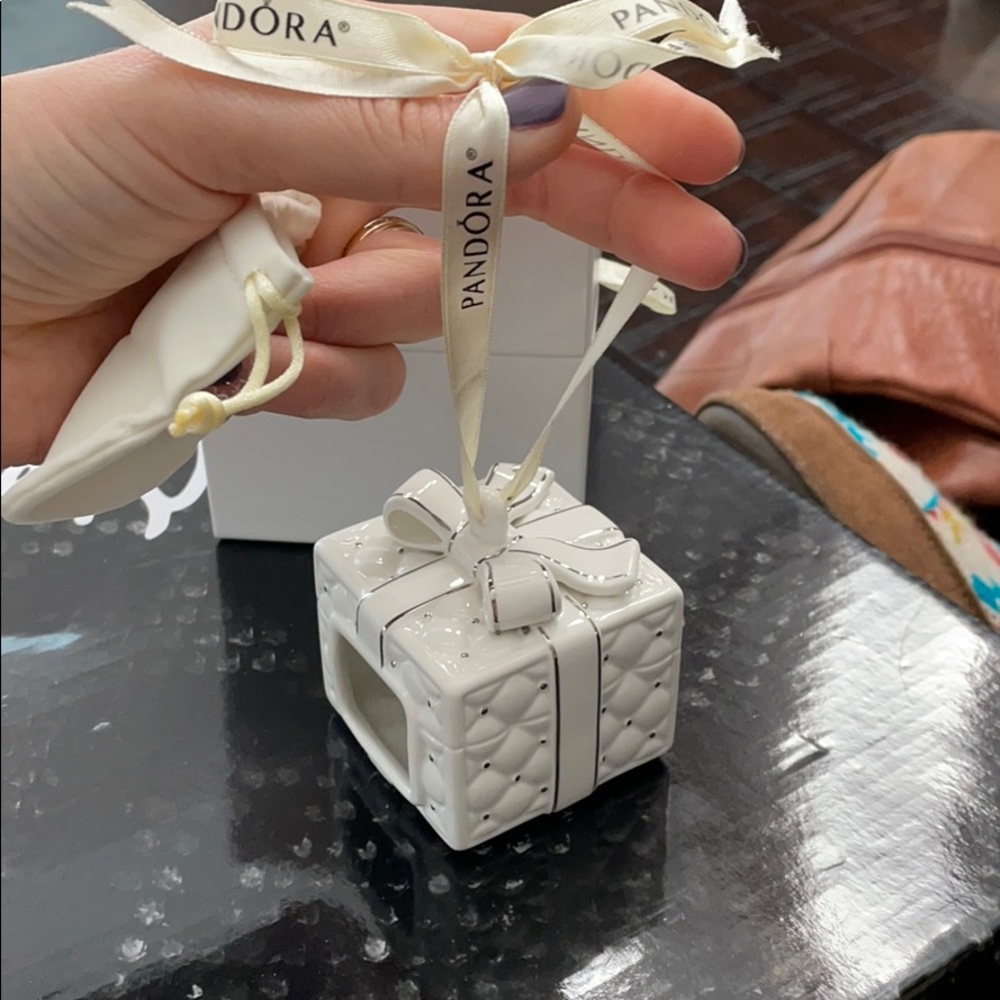 Ceramic Pandora Gift Box / Ornament